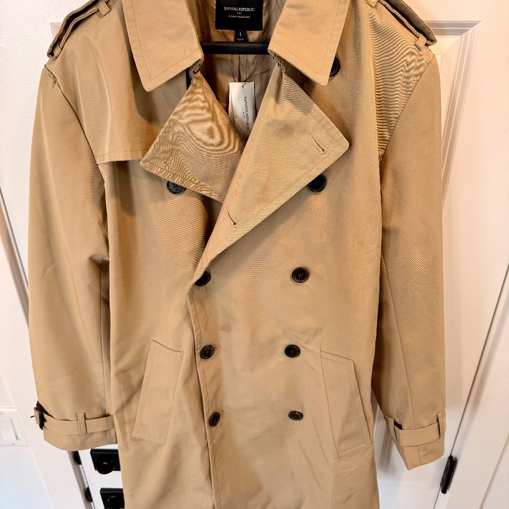 Brand New w tags!!! Banana Republic Mens Trench Coat. Khaki size L. Relaxed fit. - Picture 2 of 15